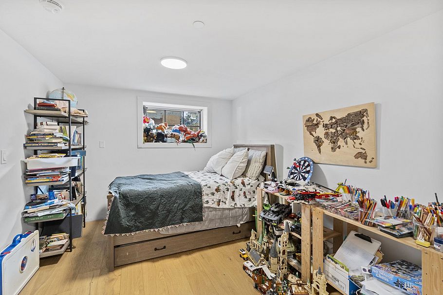2072 Kitchener Street Vancouver, BC - 20