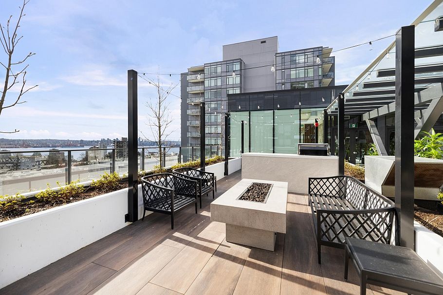 1307 135 E 13th Street North Vancouver, BC - 30