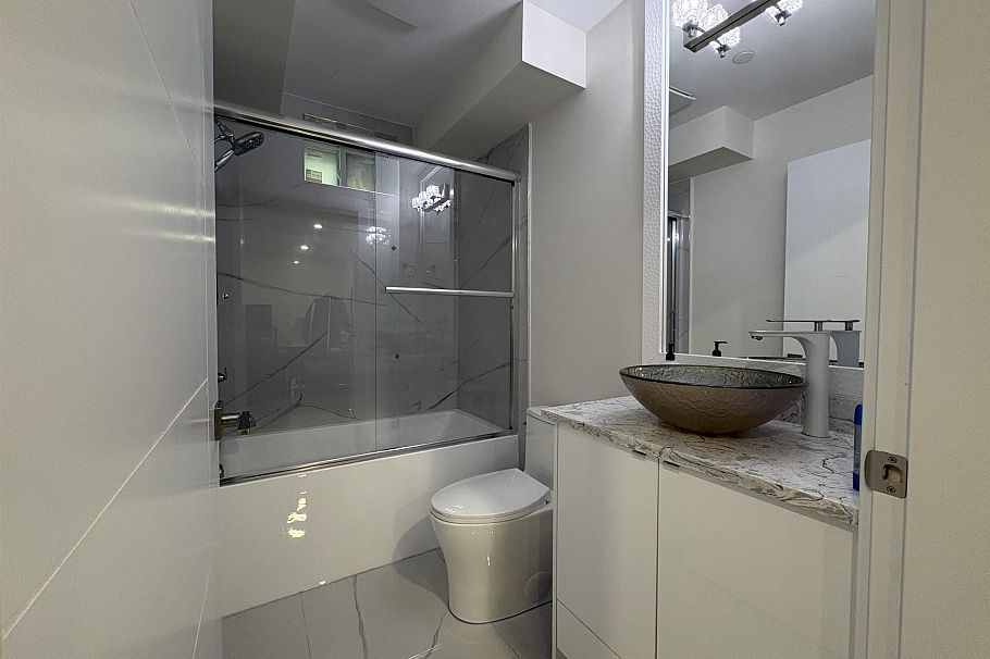 759 E 57th Avenue Vancouver, BC - 33