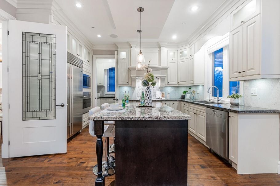 3741 W 37th Avenue Vancouver, BC - 11