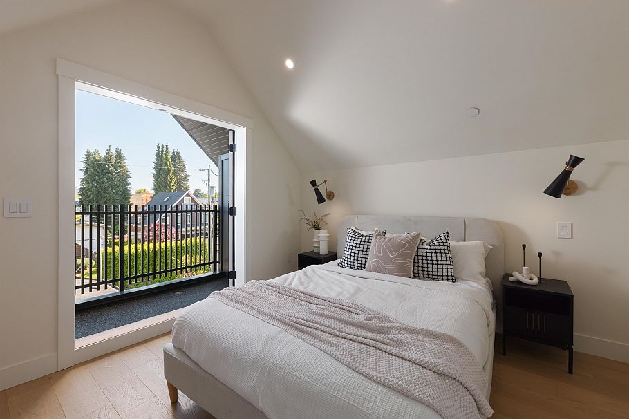 2 258 E 19 Avenue Vancouver, BC - 28