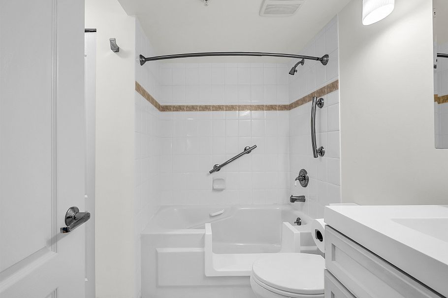 409 2059 Chesterfield Avenue North Vancouver, BC - 25