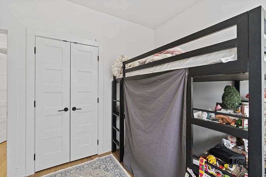 2072 Kitchener Street Vancouver, BC - 14
