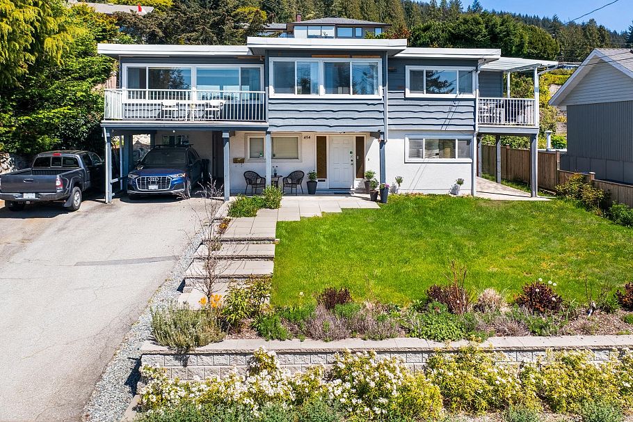 454 Monteray Avenue North Vancouver, BC - 1