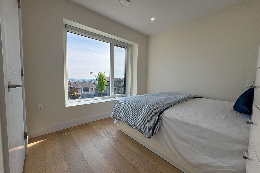 759 E 57th Avenue Vancouver, BC - 29