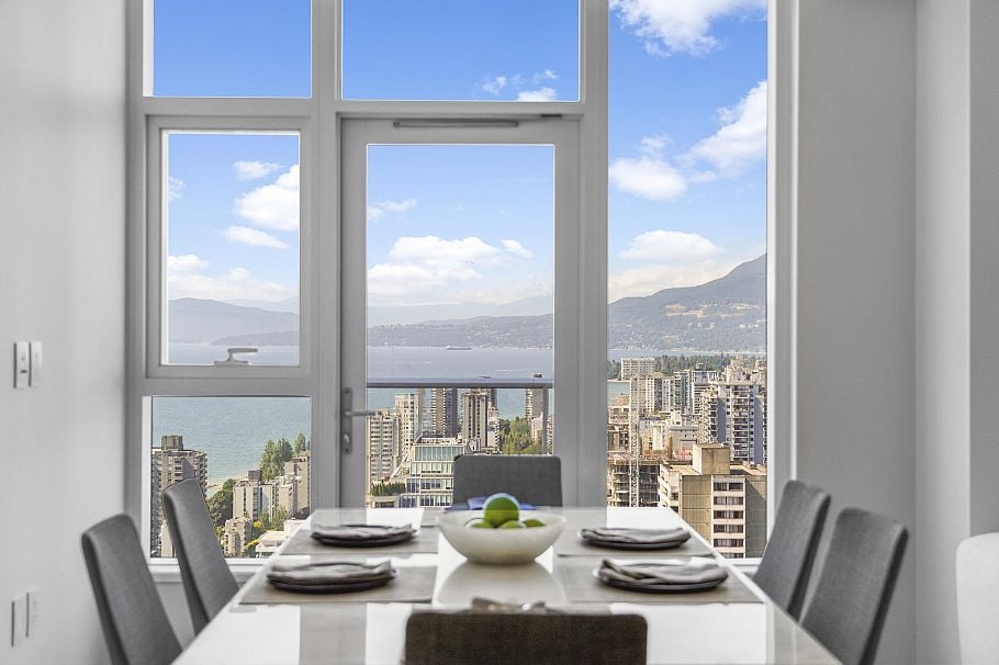3305 1335 Howe Street Vancouver, BC - 1