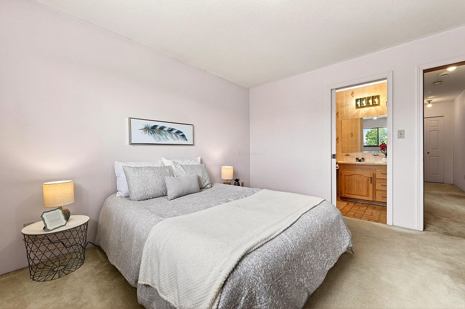 2031 E 23rd Avenue Vancouver, BC - 29