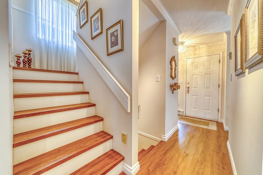 6 815 Tobruck Avenue North Vancouver, BC - 11