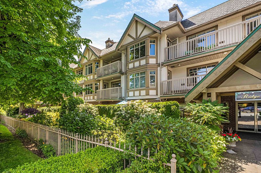 409 2059 Chesterfield Avenue North Vancouver, BC - 2