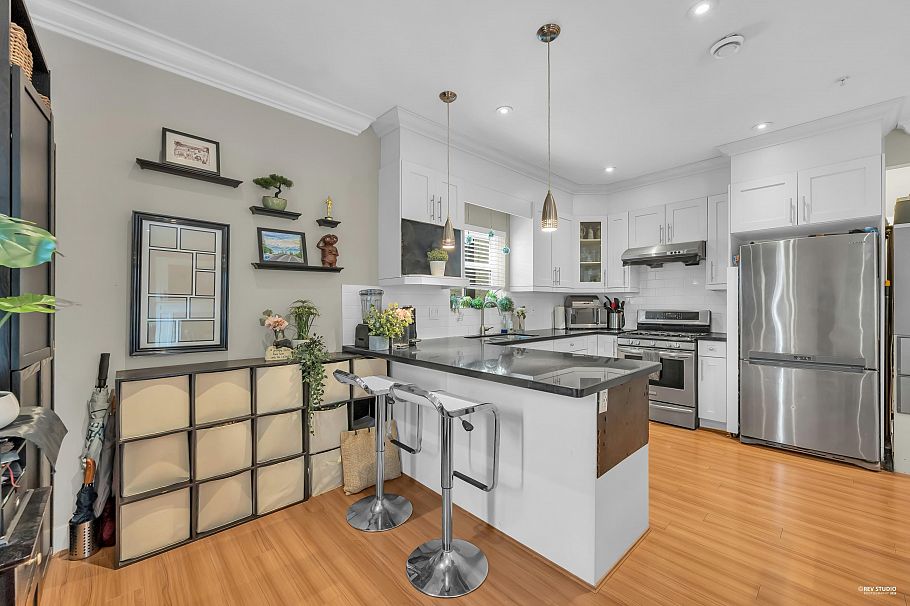723 E 12th Avenue Vancouver, BC - 13