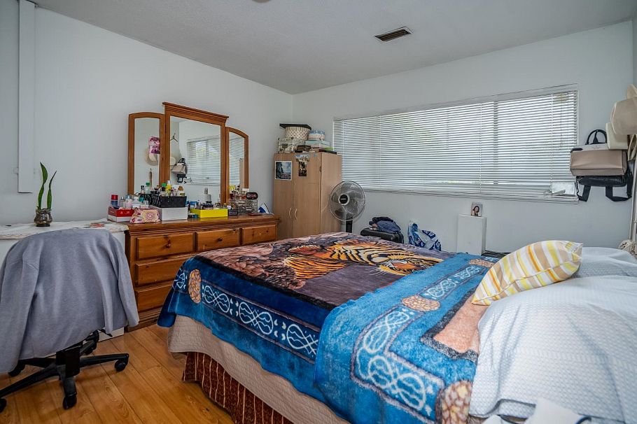 1987 E 61st Avenue Vancouver, BC - 24
