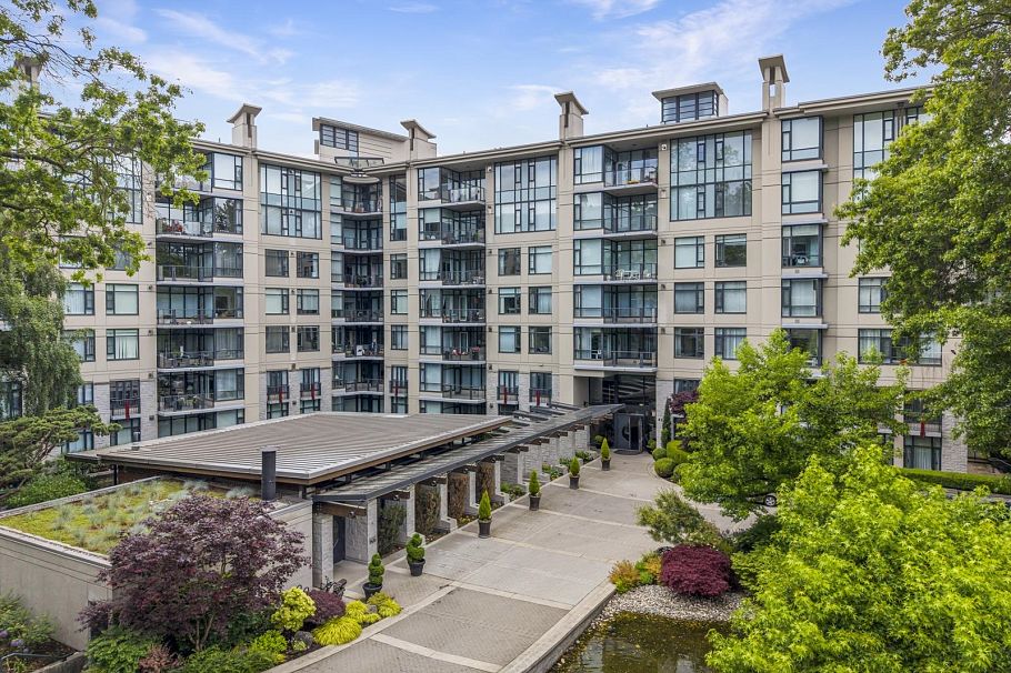 304 4685 Valley Drive Vancouver, BC - 32