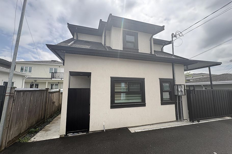 759 E 57th Avenue Vancouver, BC - 37