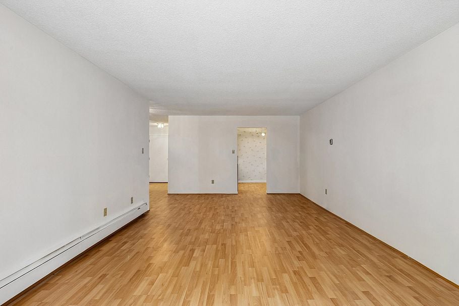 219 1385 Draycott Road North Vancouver, BC - 5