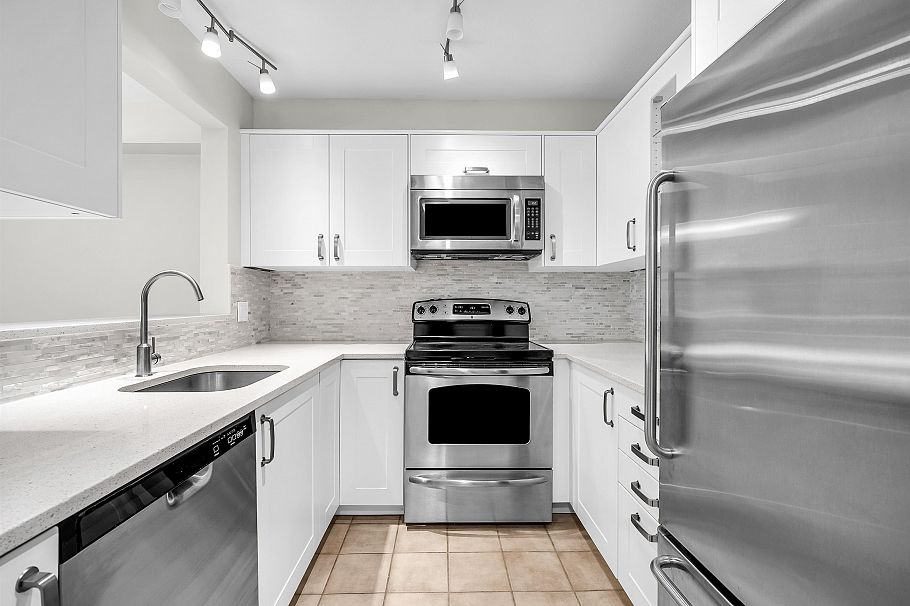 409 2059 Chesterfield Avenue North Vancouver, BC - 17