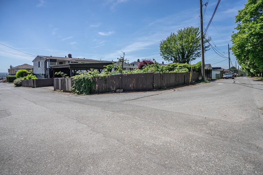 1987 E 61st Avenue Vancouver, BC - 32