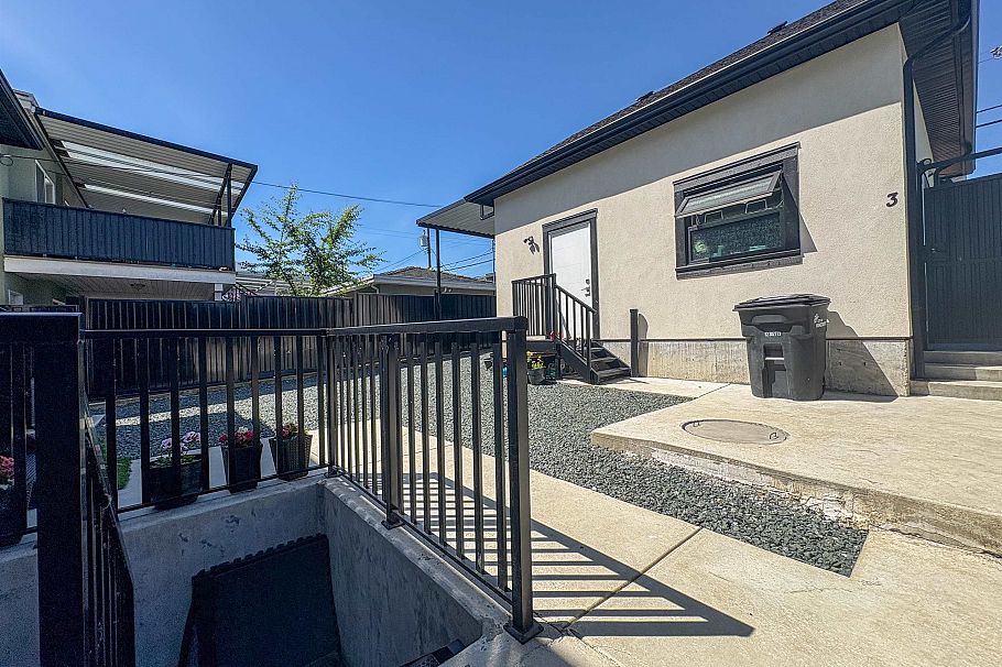 759 E 57th Avenue Vancouver, BC - 35