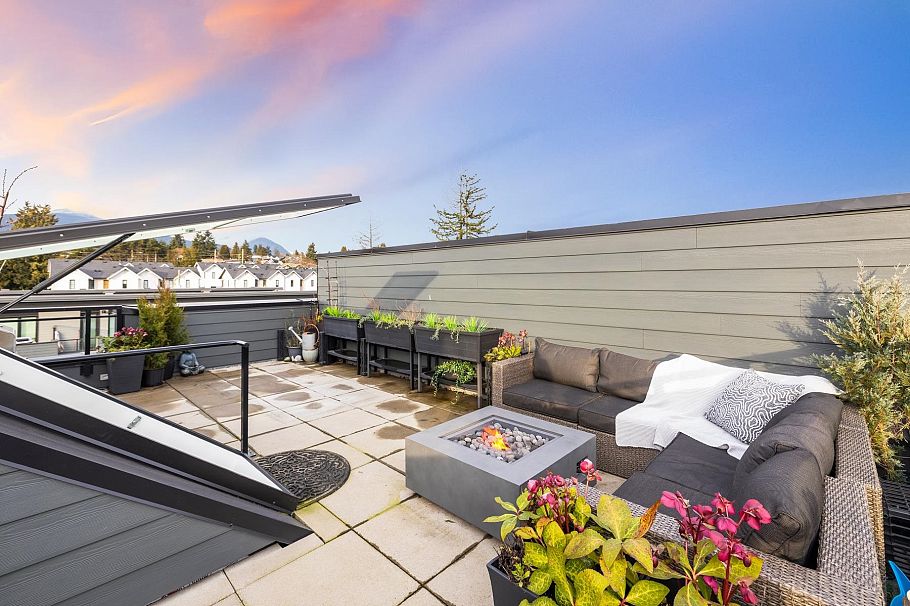 444 545 E 2nd Street North Vancouver, BC - 25