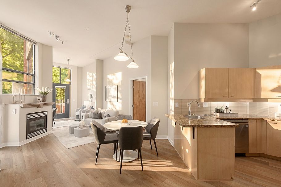 102 2228 Marstrand Avenue Vancouver, BC - 1
