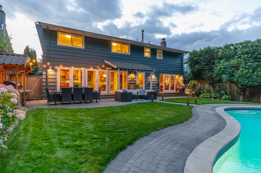 2864 Bushnell Place North Vancouver, BC - 28