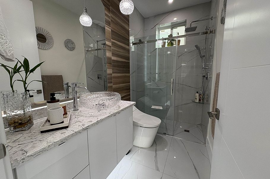 759 E 57th Avenue Vancouver, BC - 14