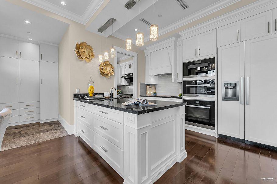 2149 W 46th Avenue Vancouver, BC - 8