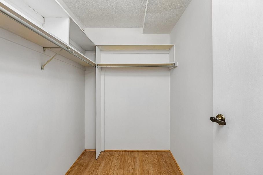 219 1385 Draycott Road North Vancouver, BC - 14