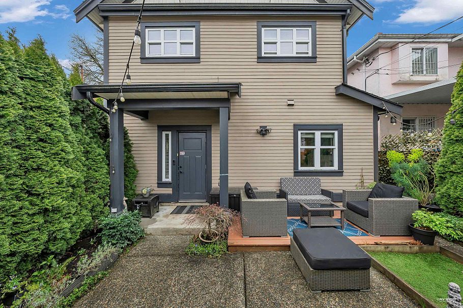 723 E 12th Avenue Vancouver, BC - 34