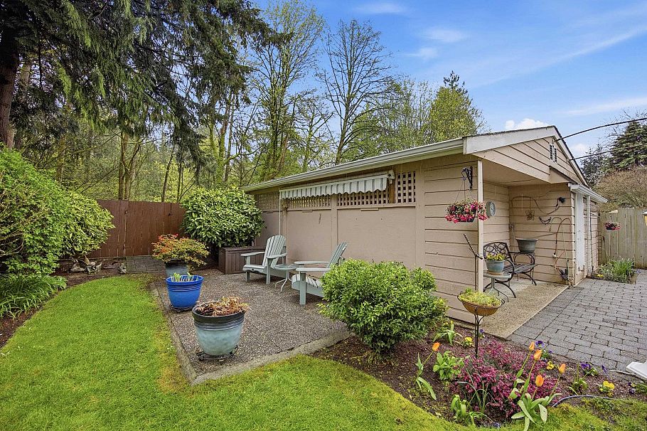 1852 Larson Road North Vancouver, BC - 31