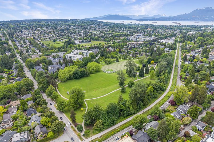 304 4685 Valley Drive Vancouver, BC - 38