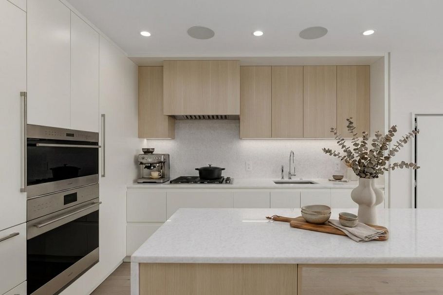 2501 7433 Cambie Street Vancouver, BC - 1