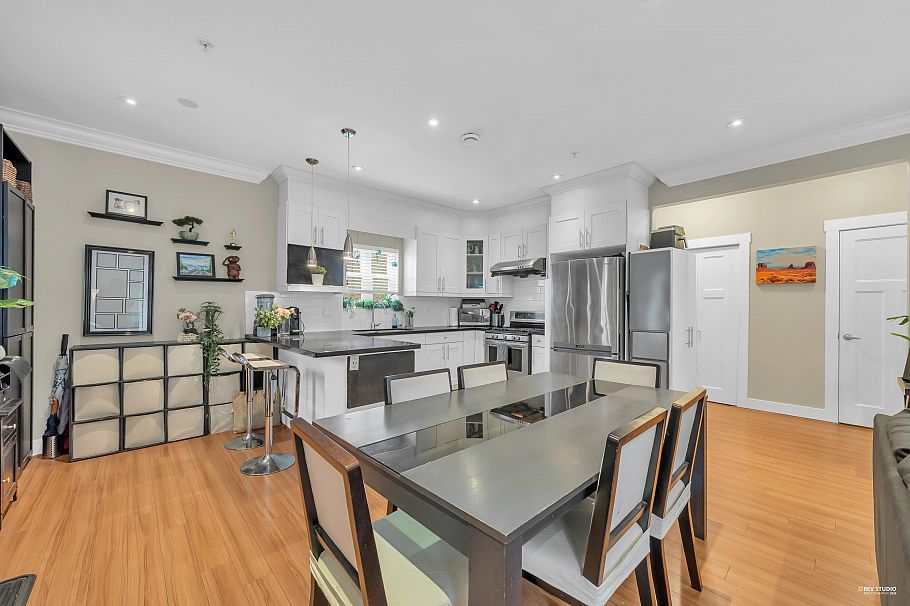 723 E 12th Avenue Vancouver, BC - 10
