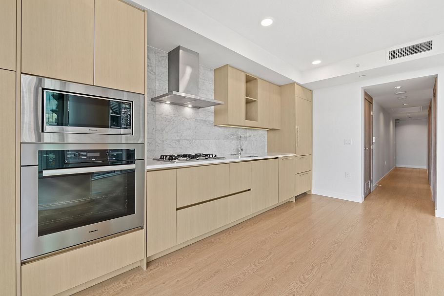 684 87 Nelson Street Vancouver, BC - 6