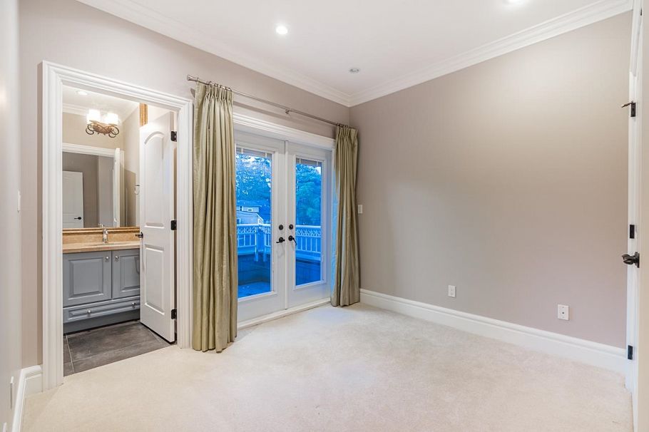 3741 W 37th Avenue Vancouver, BC - 30