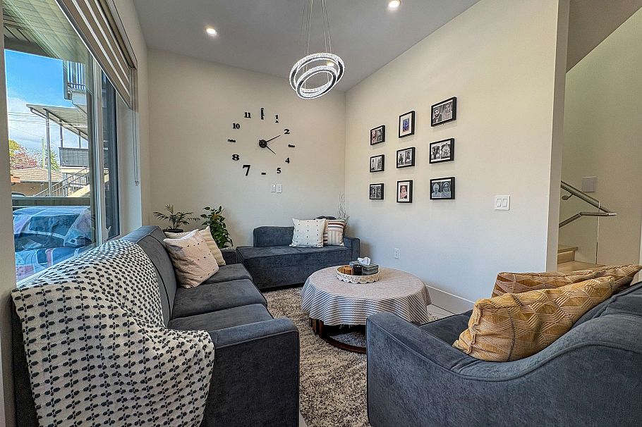 759 E 57th Avenue Vancouver, BC - 12
