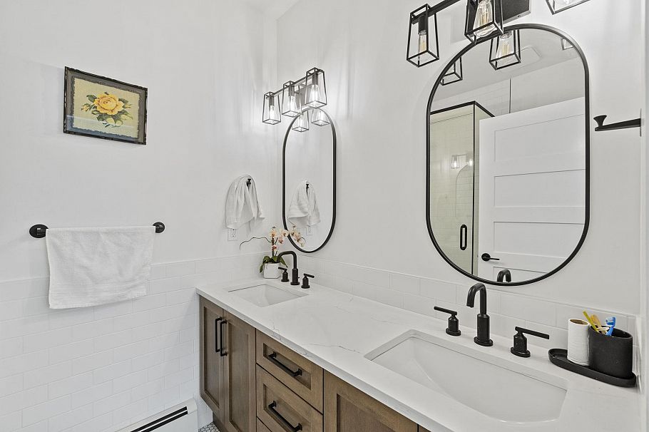 2072 Kitchener Street Vancouver, BC - 30