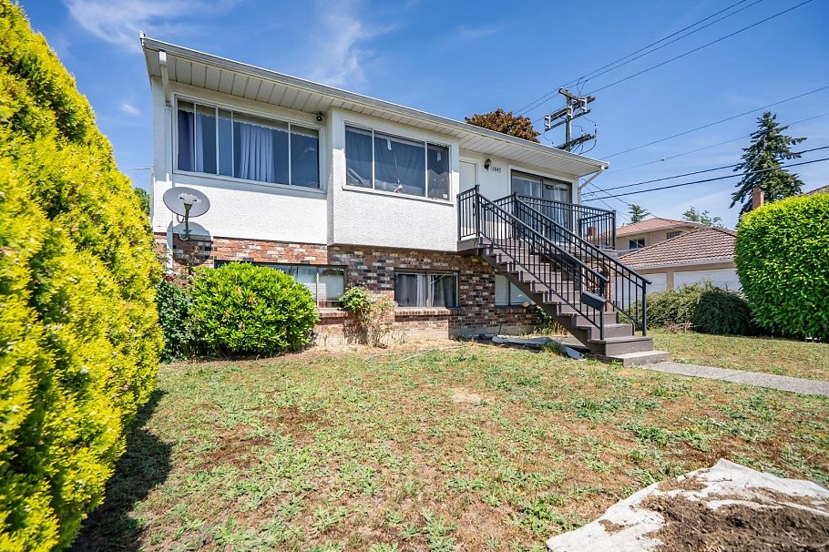 1987 E 61st Avenue Vancouver, BC - 1