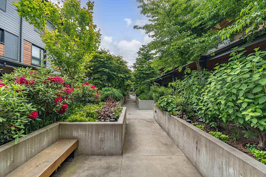 42 528 E 2nd Street North Vancouver, BC - 19