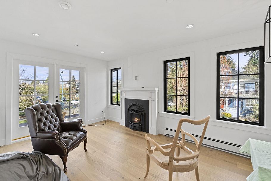 2072 Kitchener Street Vancouver, BC - 4