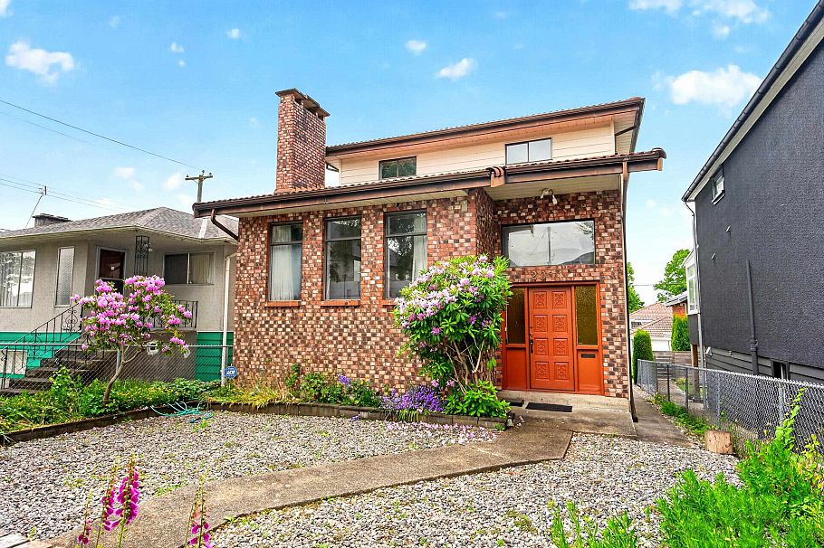 2031 E 23rd Avenue Vancouver, BC - 3