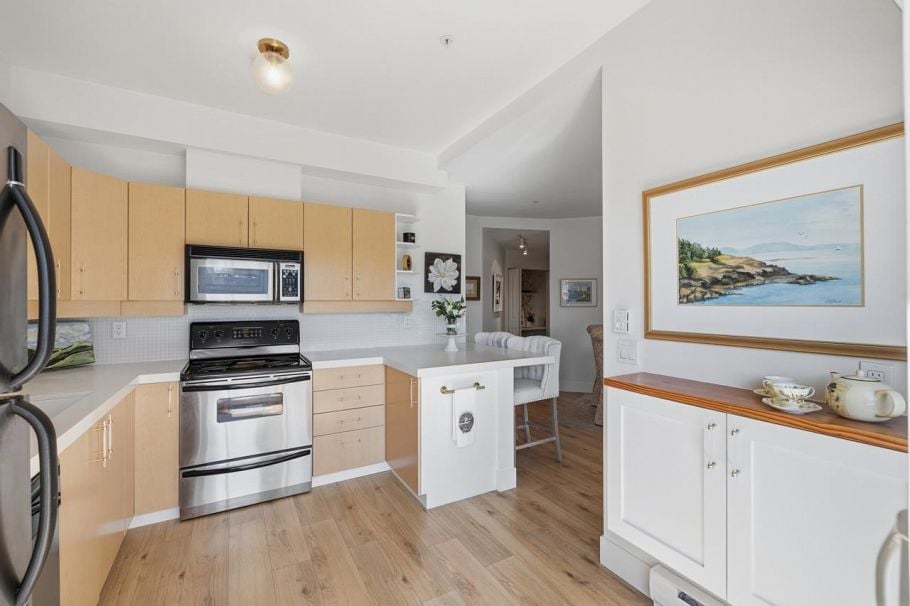202 3151 Connaught Crescent North Vancouver, BC - 12