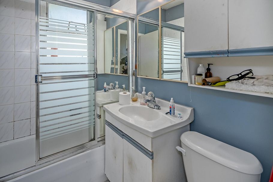 1987 E 61st Avenue Vancouver, BC - 18