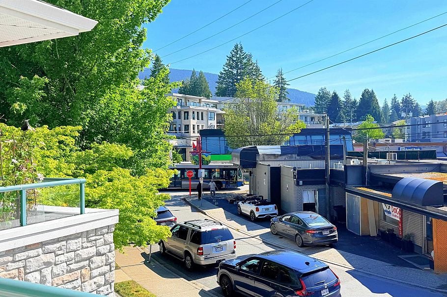 202 3151 Connaught Crescent North Vancouver, BC - 23