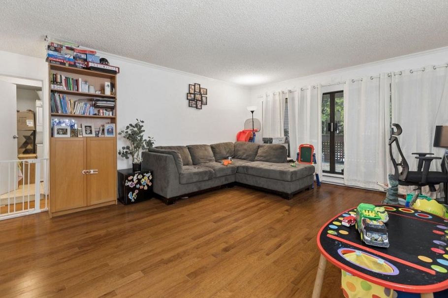 211 444 W 49th Avenue Vancouver, BC - 2