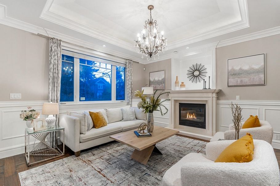 3741 W 37th Avenue Vancouver, BC - 4