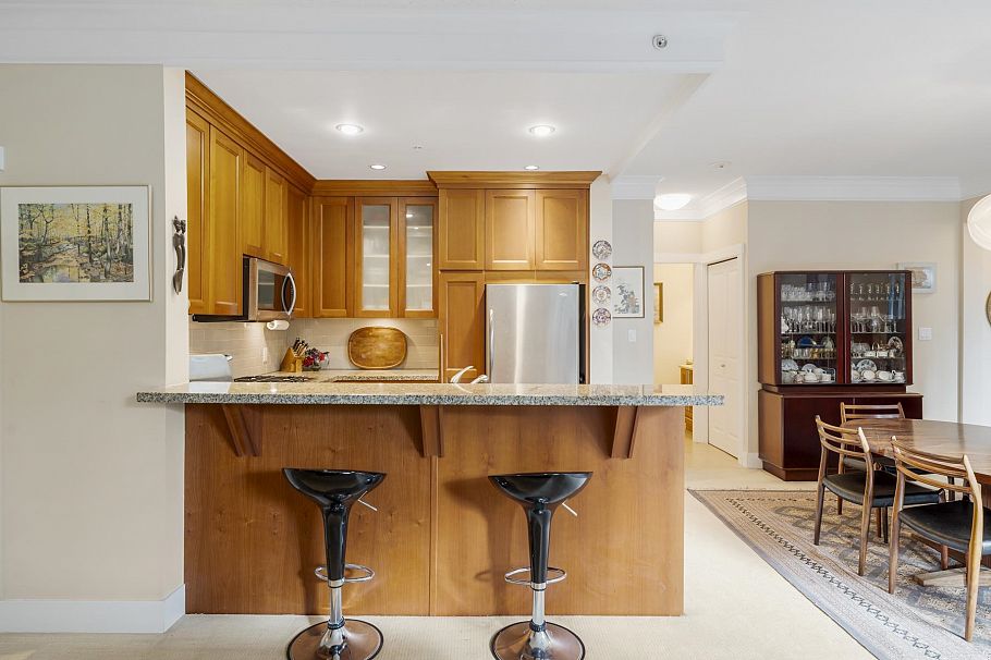 304 4685 Valley Drive Vancouver, BC - 5