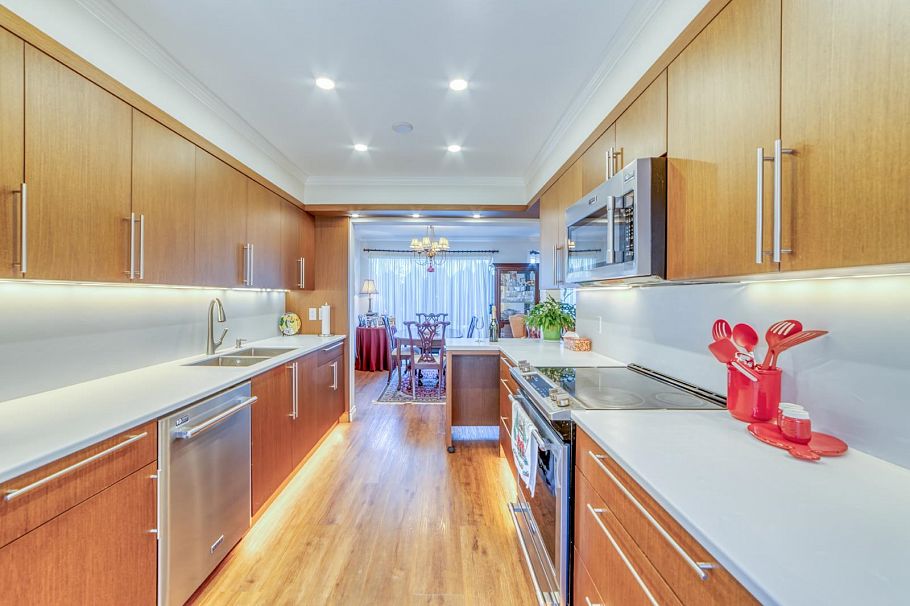 6 815 Tobruck Avenue North Vancouver, BC - 4