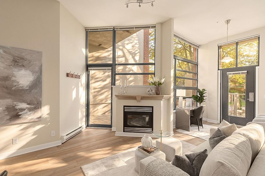 102 2228 Marstrand Avenue Vancouver, BC - 4