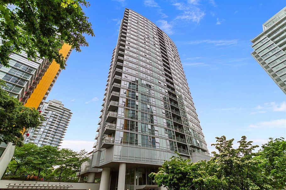 707 131 Regiment Square Vancouver, BC - 1
