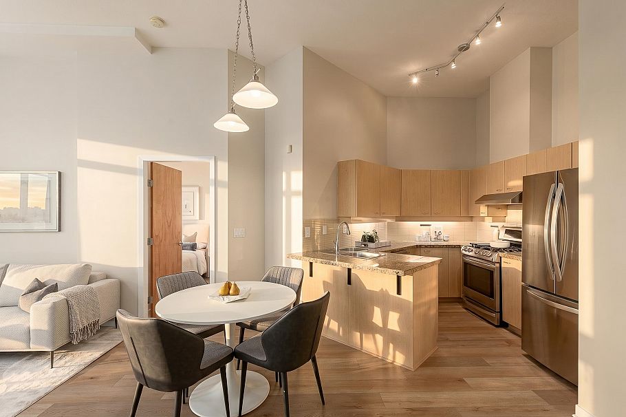 102 2228 Marstrand Avenue Vancouver, BC - 9